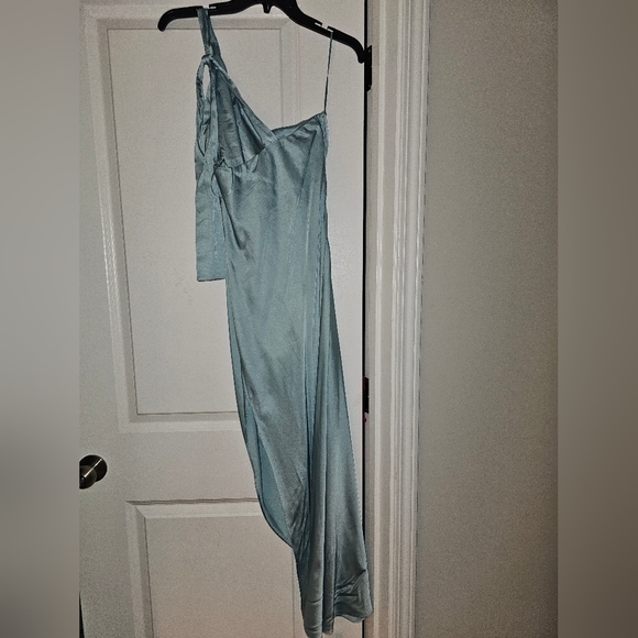 Abercrombie One-Shoulder Satin Knotted Midi Dress nwt XS - Picture 13 of 14